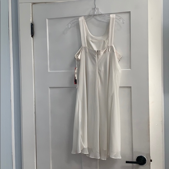 Dress - Picture 5 of 5